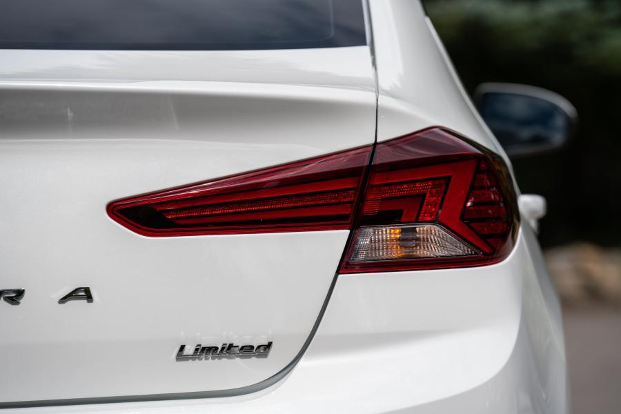 Детали экстерьера Hyundai Elantra Limited (AD) 2018 года  (NA) (фото 32 из 42)